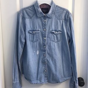 American Eagle Long Sleeved Denim Button Down